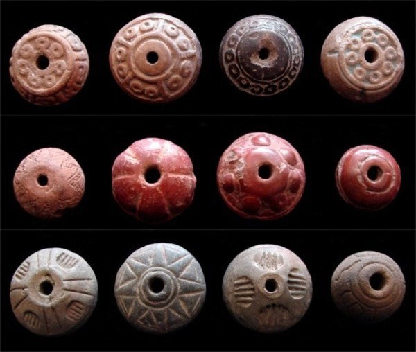 Pre-Columbian ceramics (twelve)