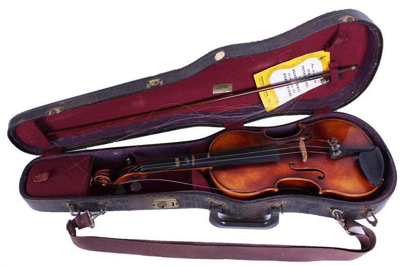 Antique Violin maker Pietro Guarneri (18th Century) (1 of 10)