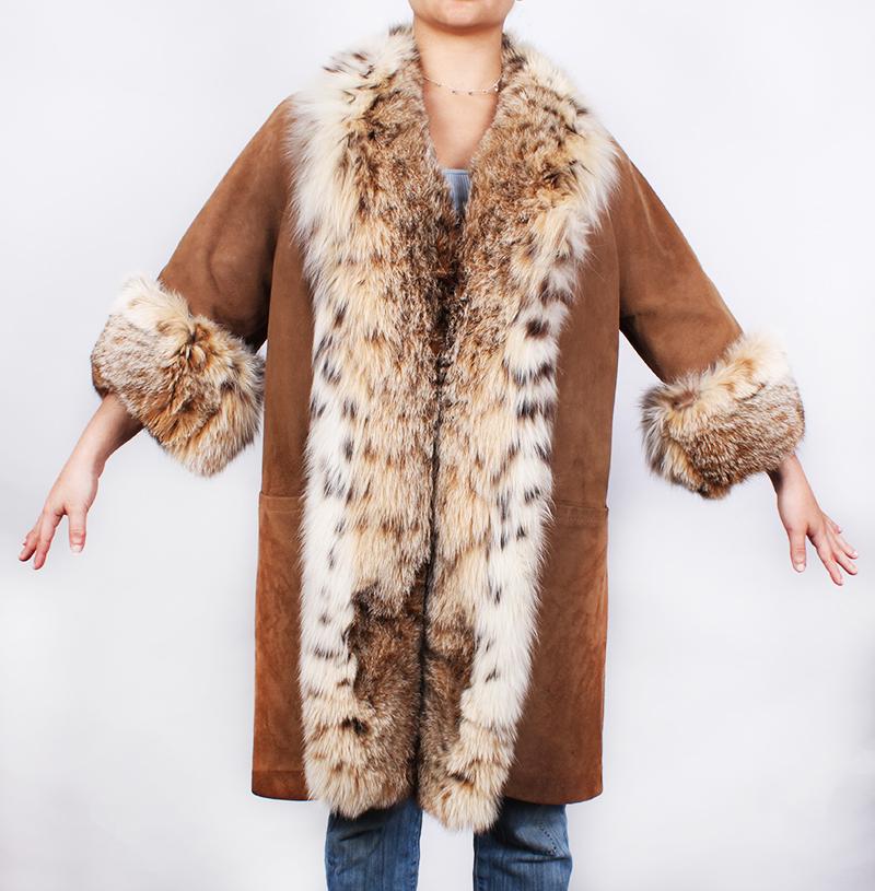 Clothing: Suede Coat with Lynx trim and cuffs (1 of 4)