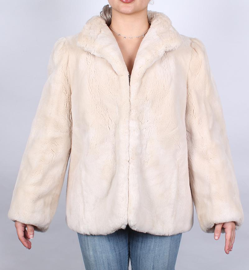 Clothing: White Chinchilla Coat (1 of 6)