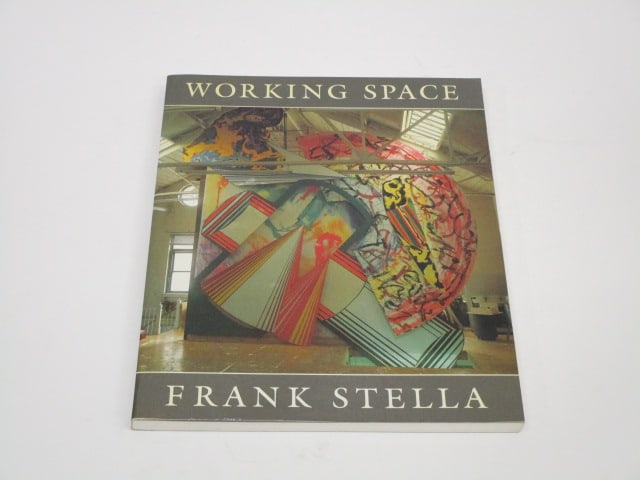 Frank Stella: Frank Stella: Working Space, Frank Stella, 1986, Harvard University Press, ISBN 0674959612, softbound.