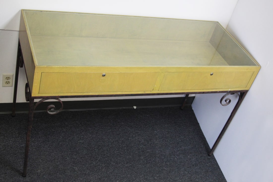 Display Cabinet (1 of 4)