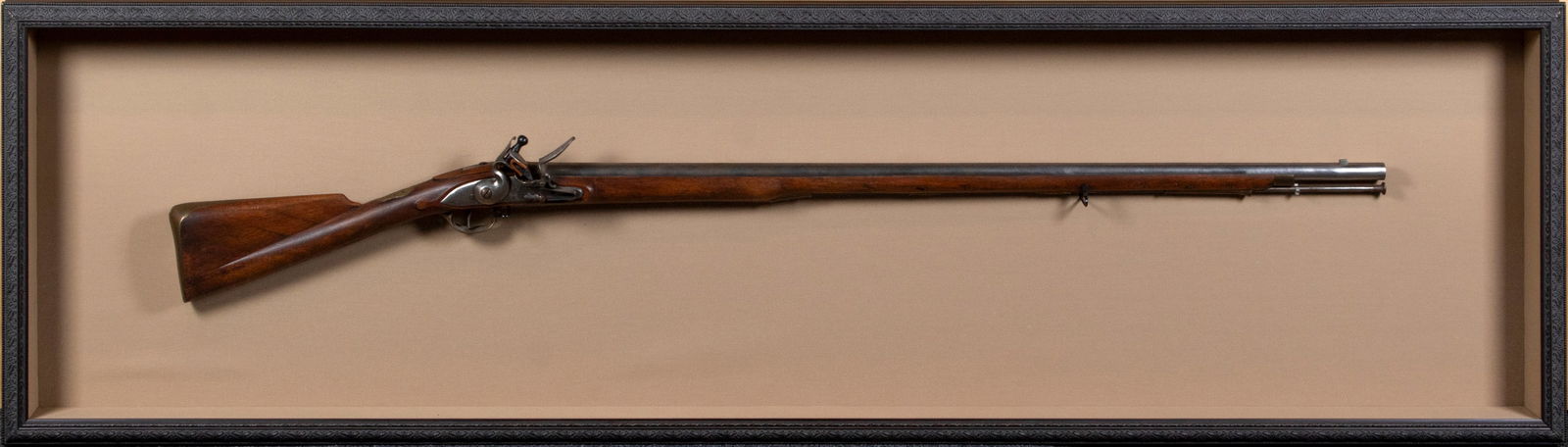 Antique flintlock musket (1 of 4)