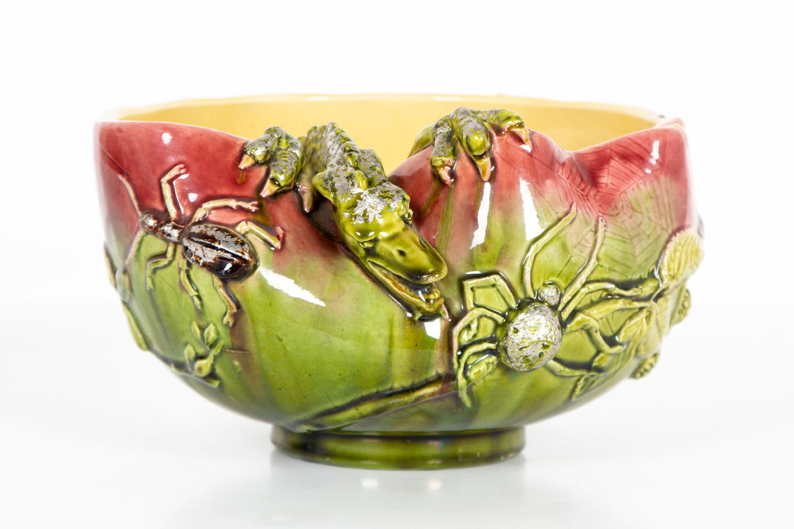 Burmantofts Faience Dragon Bowl (1 of 4)