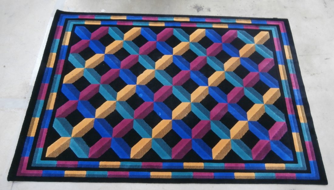 Missoni Rug: Palace design Italian area rug, made from 100% wool, 5’7” x 7’10”, with Missoni and showroom labels on verso, single owner pet free, in very good used condition.