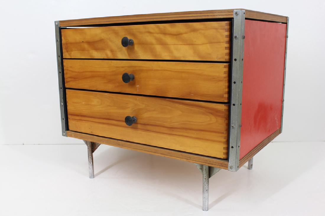 Eames furniture (mid-20th Century) (1 of 3)