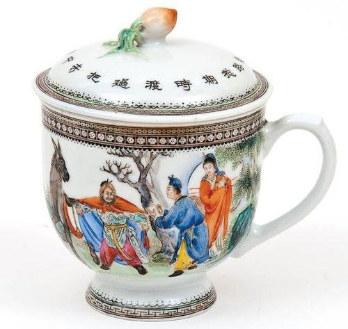 Covered Cup depicting Three Errant Knights: From the Collection of Peter & Susan Wain Covered Cup decorated with the tale of The Three Errant Knights,painted by Hu Fengjian, with an inscription reading "The girl in the red dress sta