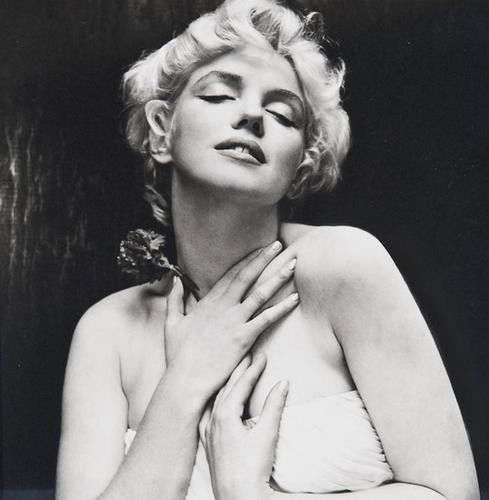 Cecil Beaton (1904-1980) Marilyn Monroe, 1959: Cecil Beaton (1904-1980) Marilyn Monroe, 1959Vintage gelatin silver print, 15.3 x 15.3cm (6 x 6in) Literature: Terence Pepper, Beaton Portraits, 2004: pl. 123 on p.203. This pose appears