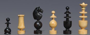 A "REGENCE" BOXWOOD CHESS SET, prob. French