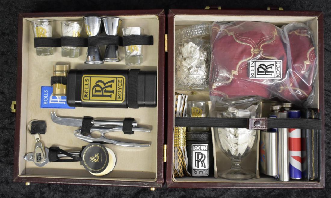 Vintage Rolls Royce Travel Bar (1 of 17)