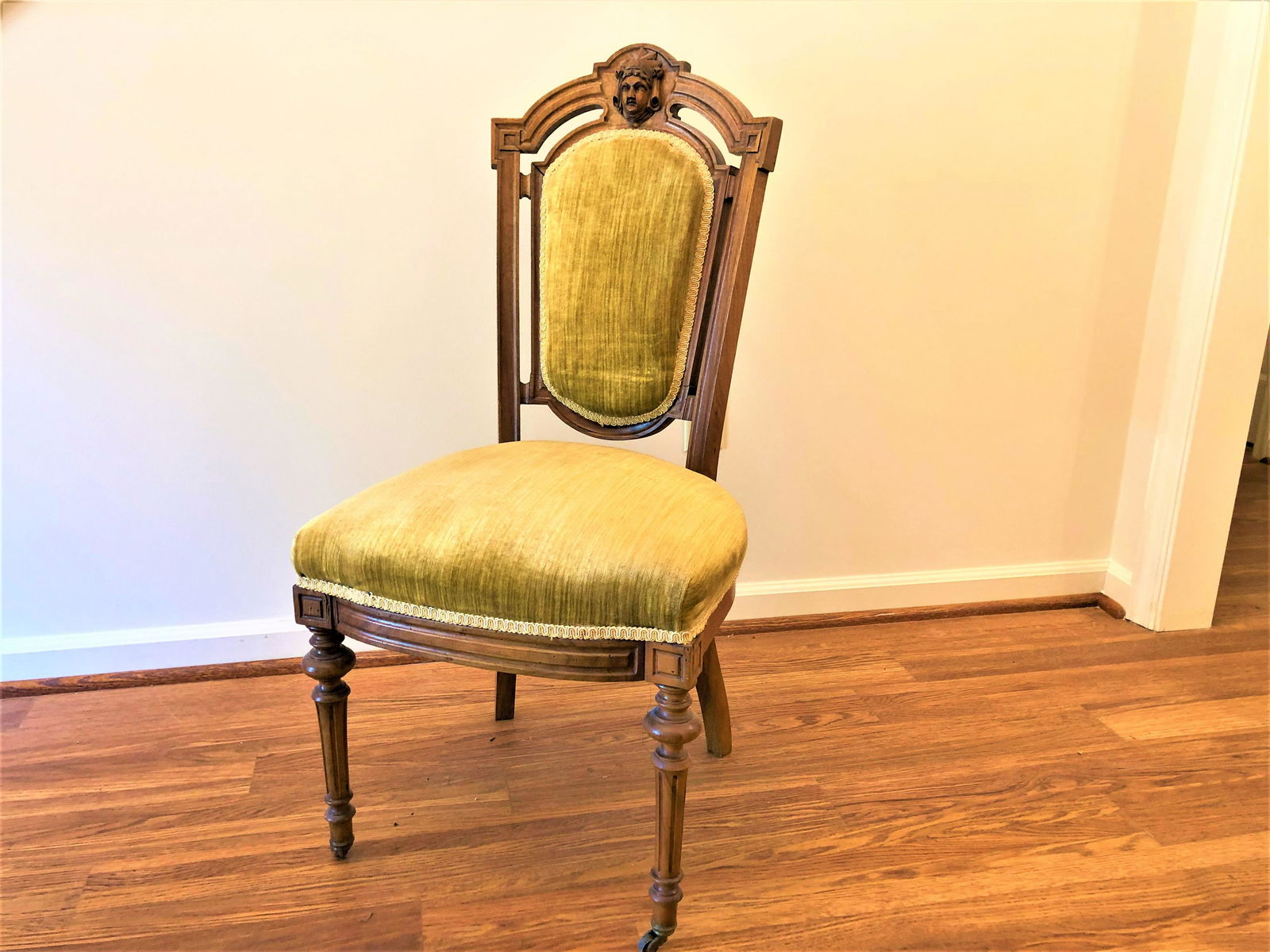 Antique Upholstered Parlor Chair W Carved Face Aug 24 2019