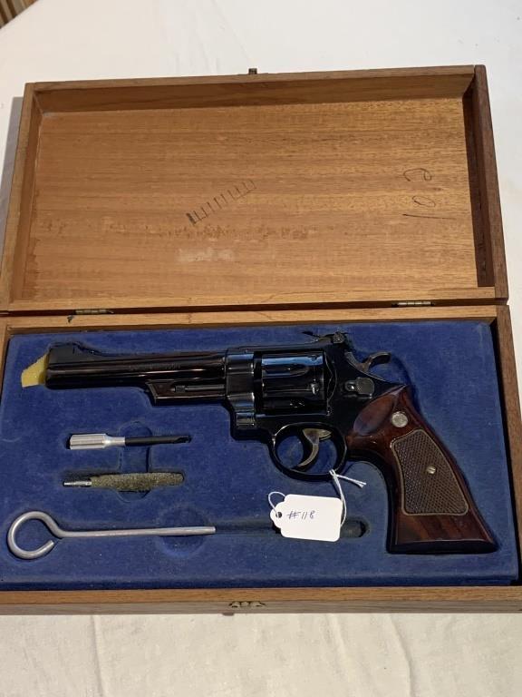 Smith & Wesson 27-2 .357mag 6" barrel: In presentation box. Serial #N492394