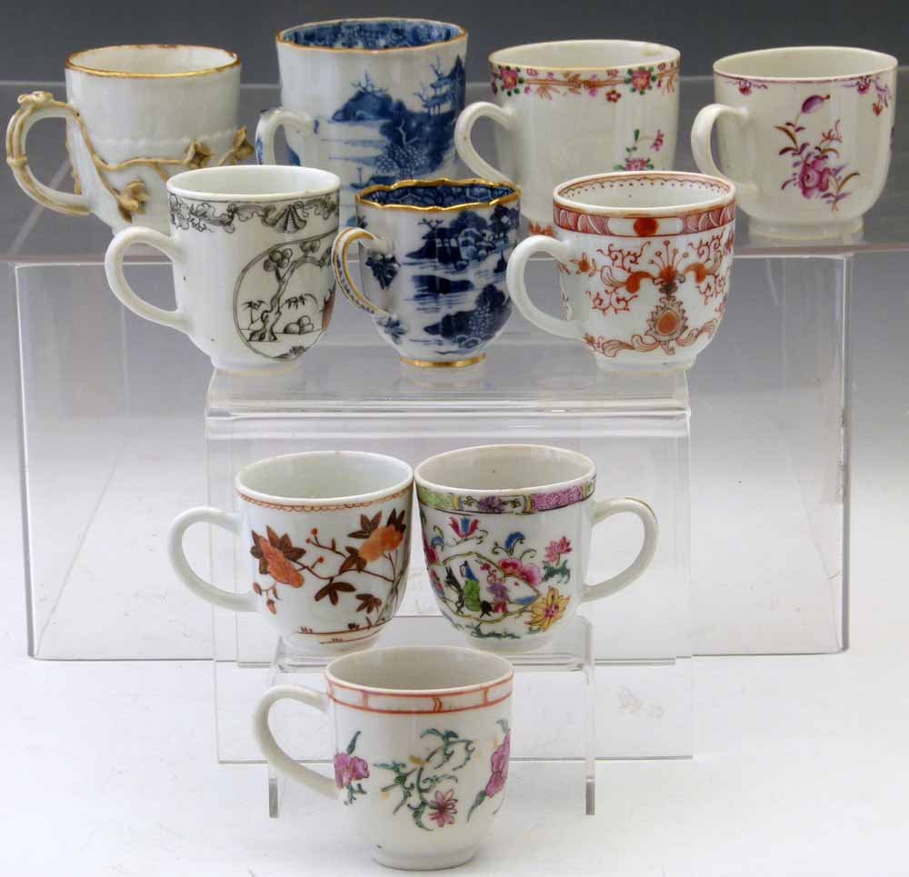 Ten Chinese export porcelain teacups, Qianlong -: Ten Chinese export porcelain teacups, Qianlong - Jiaqing period, decorated in blue and white and famille rose. Condition report: few minor rim chips, no restoration.