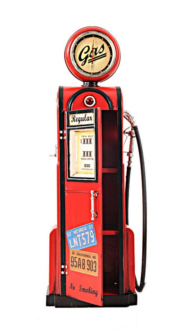 GAS PUMP W/CLOCK 1:4-SCALE: GAS PUMP W/CLOCK 1:4-SCALE -- DescriptionThe first gas pumps were built in the 1880s by the Bowser Company in Fort Wayne Indiana followed in 1898 by pumps that could pull fuel from an underground tank