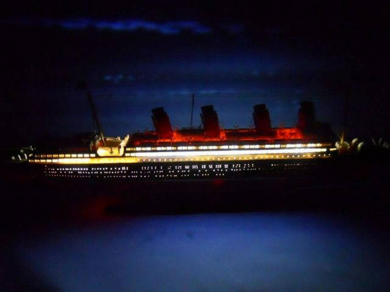 RMS Mauretania with LED Lights Limited Model Cruise Shi: RMS Mauretania with LED Lights Limited Model Cruise Ship 30in. -- RMS Mauretania with LED Lights Limited Model Cruise Ship 30in. #21ST13874