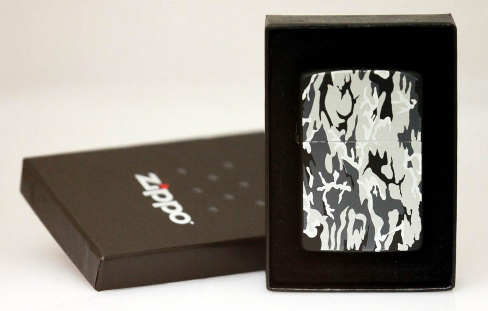 GENUINE ZIPPO WINTER CAMO LIGHTER MADE IN U.S.A: GENUINE ZIPPO WINTER CAMO LIGHTER MADE IN U.S.A -- GENUINE ZIPPO WINTER CAMO LIGHTER MADE IN U.S.A #21ST25720