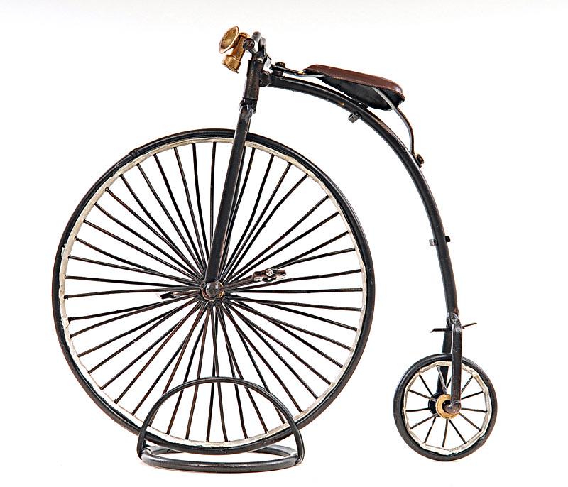 1870 THE HIGH WHEELER -PENNY FARTHING 1:1-SCALE: 1870 THE HIGH WHEELER -PENNY FARTHING 1:1-SCALE -- This unique vintage 1870 High Wheeler model will surely spark up a conversation! It features intricate details such as iron spoke wheels seat light w