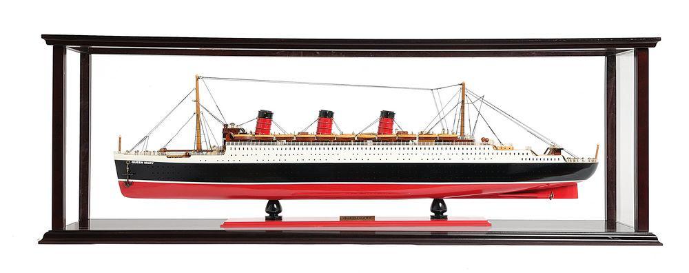 Queen Mary Midsize with Display Case: Queen Mary Midsize with Display Case -- Are you looking for a perfect display combination? Our Queen Mary 32? model and display case combo will sure to set your home or office apart! The ModelAs the t