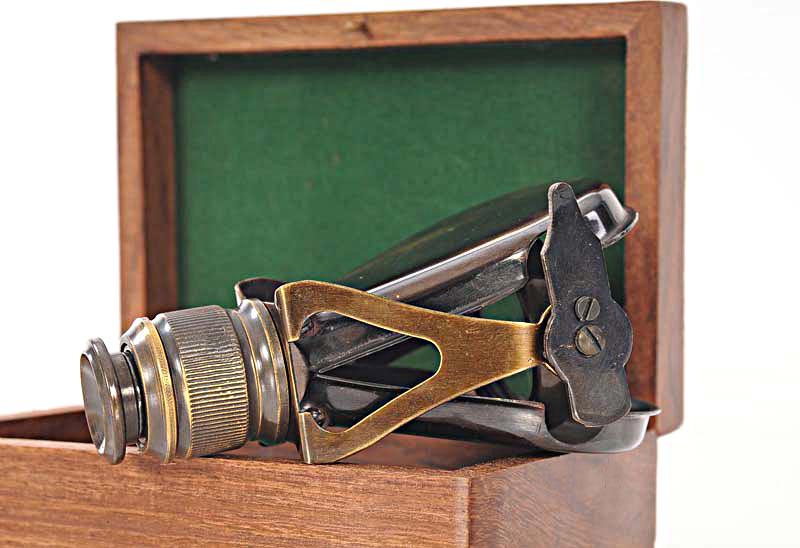Folding Monocular in wood box: Folding Monocular in wood box -- This Collapsable Pocket monocular telescope is made of high quality brass sheet and solid brass. Each component is crafted with finest craftsmanship. Its small size ma