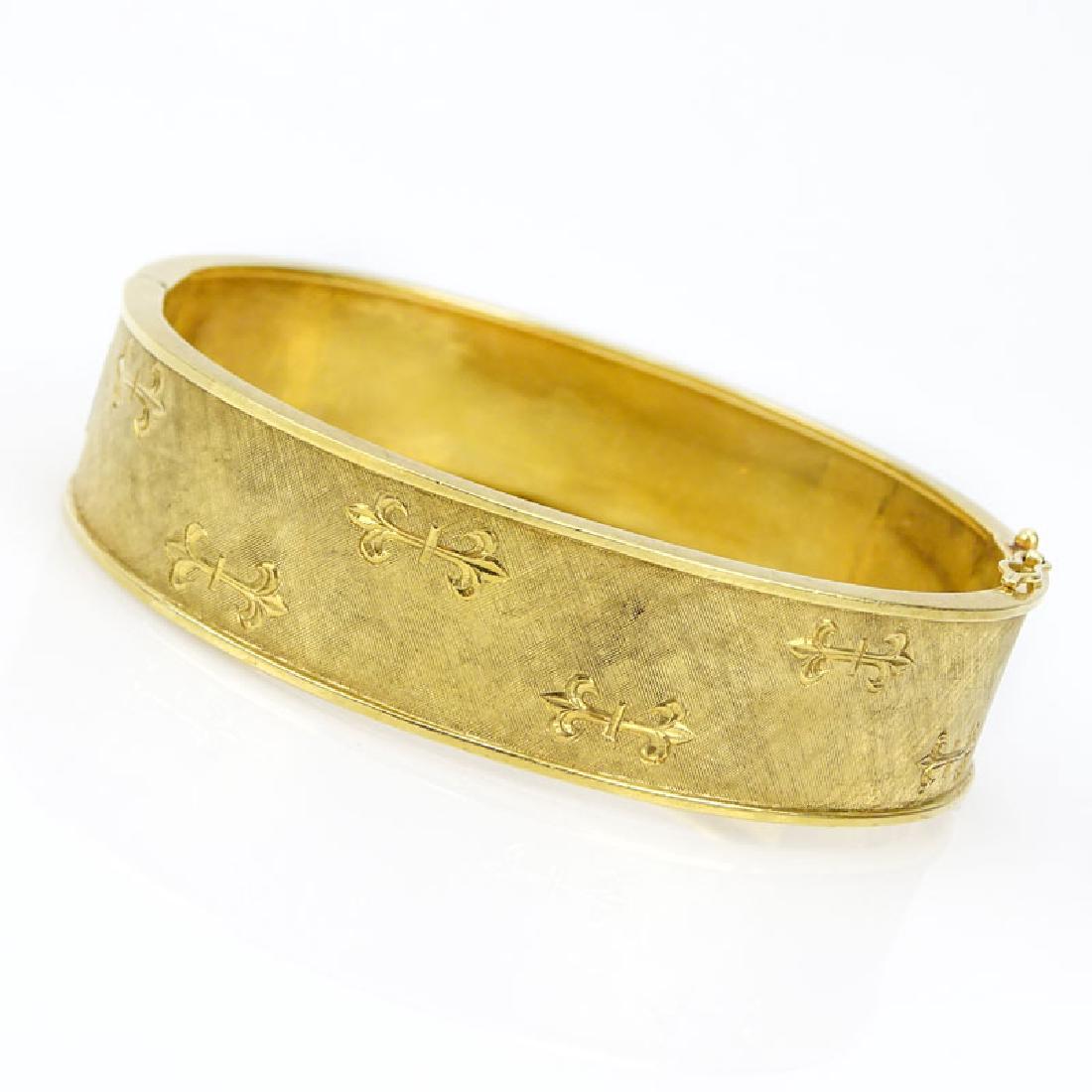Antique 19 Karat Yellow Gold Etched Hinged Bangle (1 of 4)