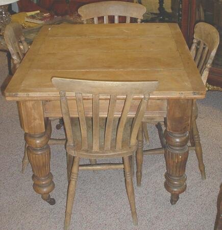 Early 20C English Pine Table & 4 Chairs. Unsigned.
