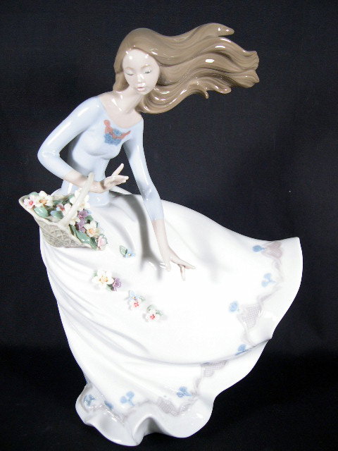 Porcelain Figural Lladro Group #6767 "Petals on the