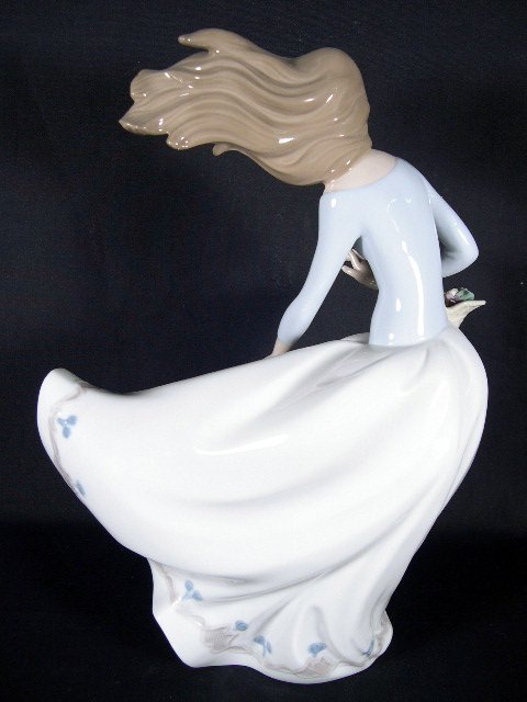 Porcelain Figural Lladro Group #6767 "Petals on the - 3