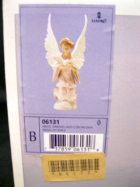 Porcelain Figural Lladro Group #6131 "Angel of Peac - 7