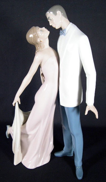 Porcelain Figural Lladro Group #6475 "Happy Annive
