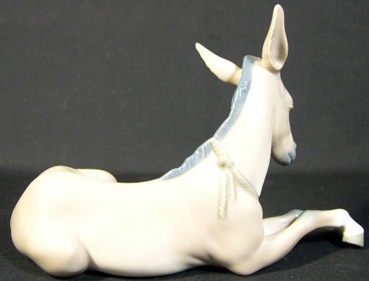 Porcelain Figural Lladro Group #4679 "Nativity Don - 3