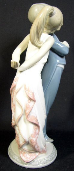 Porcelain Figural Lladro Group #5555 "Lets Make Up - 4