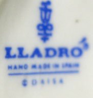 Porcelain Figural Lladro Group #1011 "Girl with Pi - 3