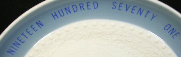 1971 Lladro Mother's Day Plate. First Year of Issu - 2