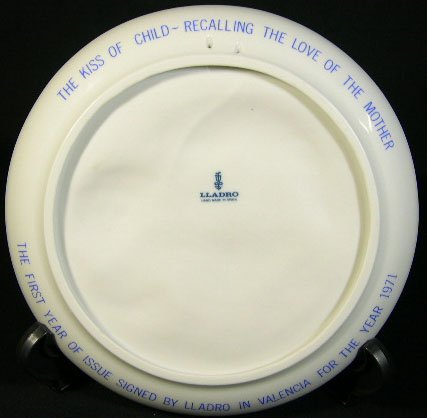 1971 Lladro Mother's Day Plate. First Year of Issu - 4