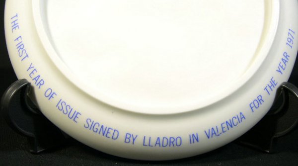 1971 Lladro Mother's Day Plate. First Year of Issu - 7