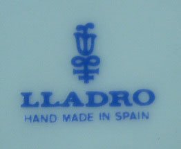 1972 Lladro Mother's Day Plate. Second Year of Iss - 2