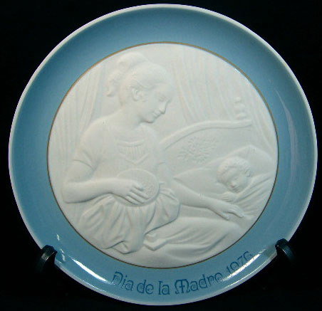 1976 Lladro Mother's Day Plate. Signed Lladro (log