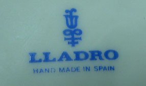 1976 Lladro Mother's Day Plate. Signed Lladro (log - 2