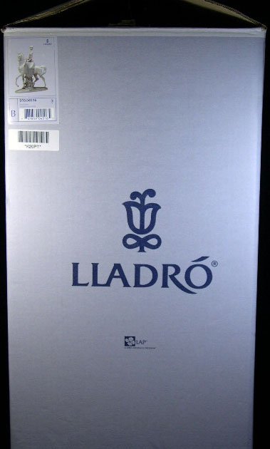Porcelain Figural Lladro Group #4516 "Amazona Woma - 6