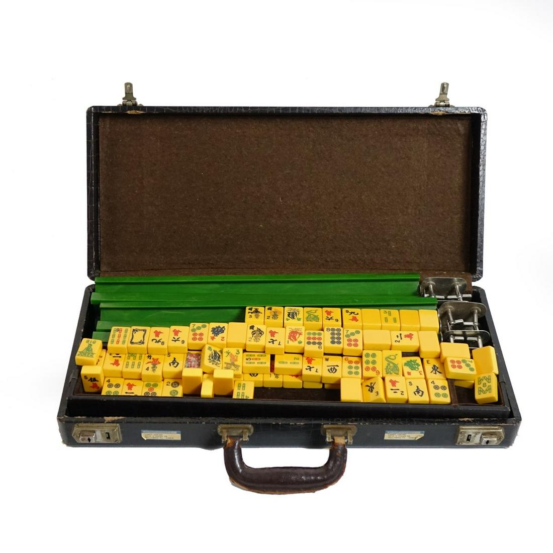 Vintage Chinese Bakelite Mahjong Set (1 of 2)