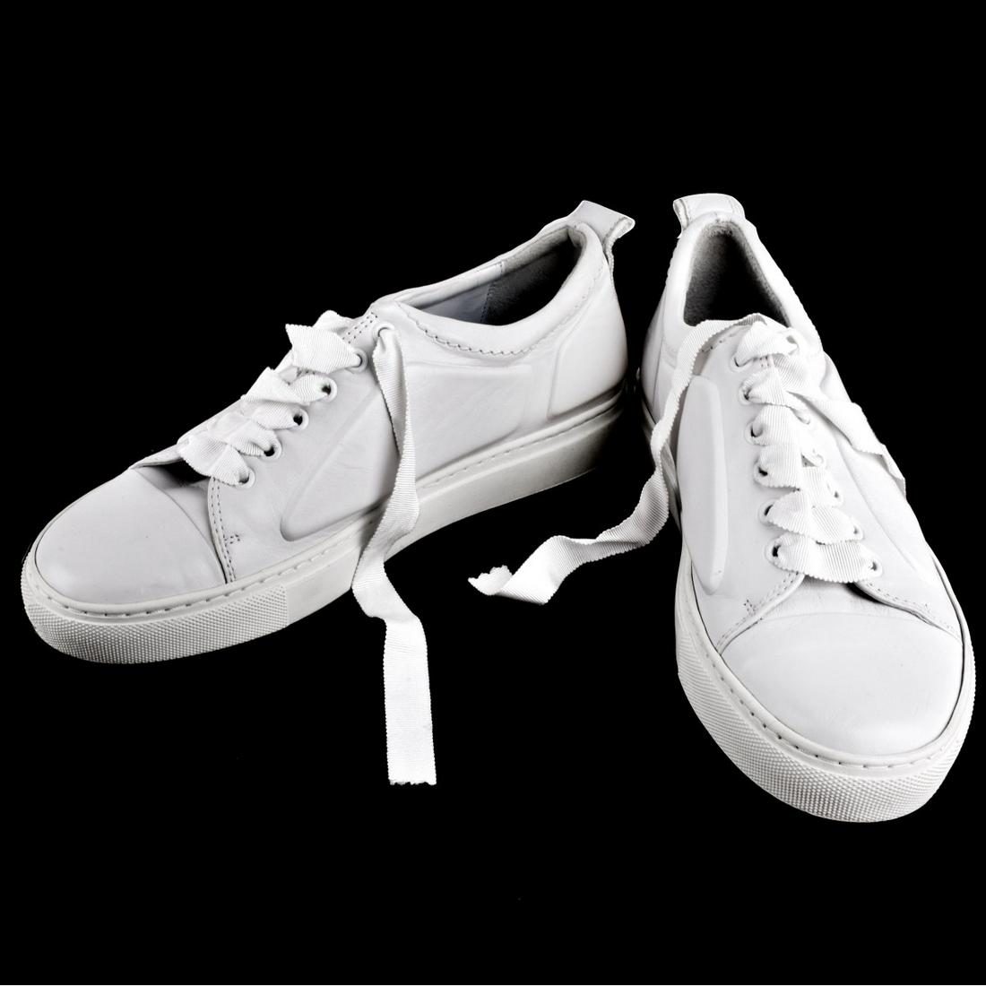 Womens Lanvin Off-White Sneakers: Womens Lanvin Off-White Low Top Sneakers. Appropriately labeled. Size: 38. Property of Ms Orianne Collins.10% of the proceeds with be donated to the Never Give Up Foundation. In help for children and