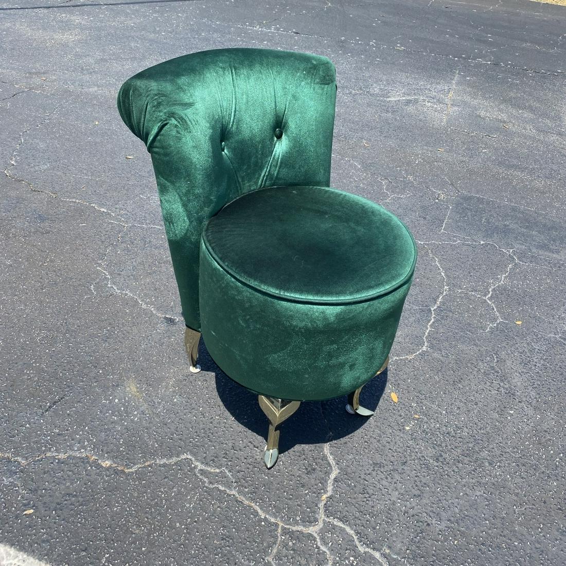 Slipper Chair (1 of 5)