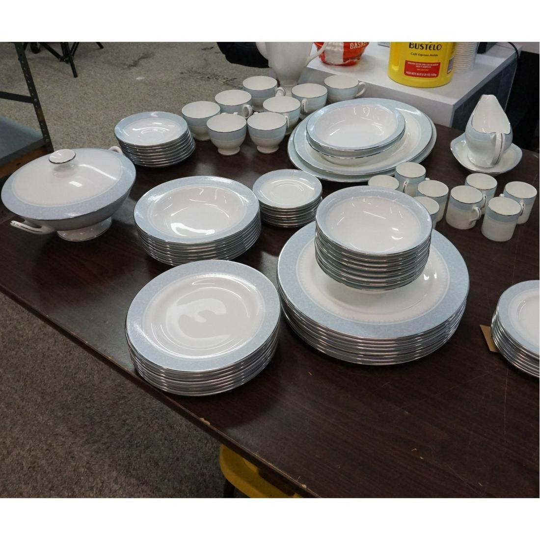 Wedgwood Dinner Service (1 of 4)