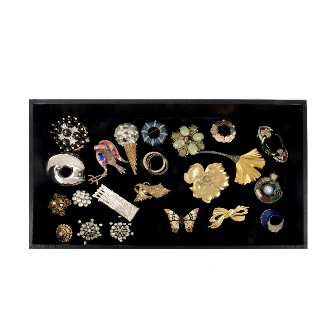 Collection of Costume Brooches (1 of 1)