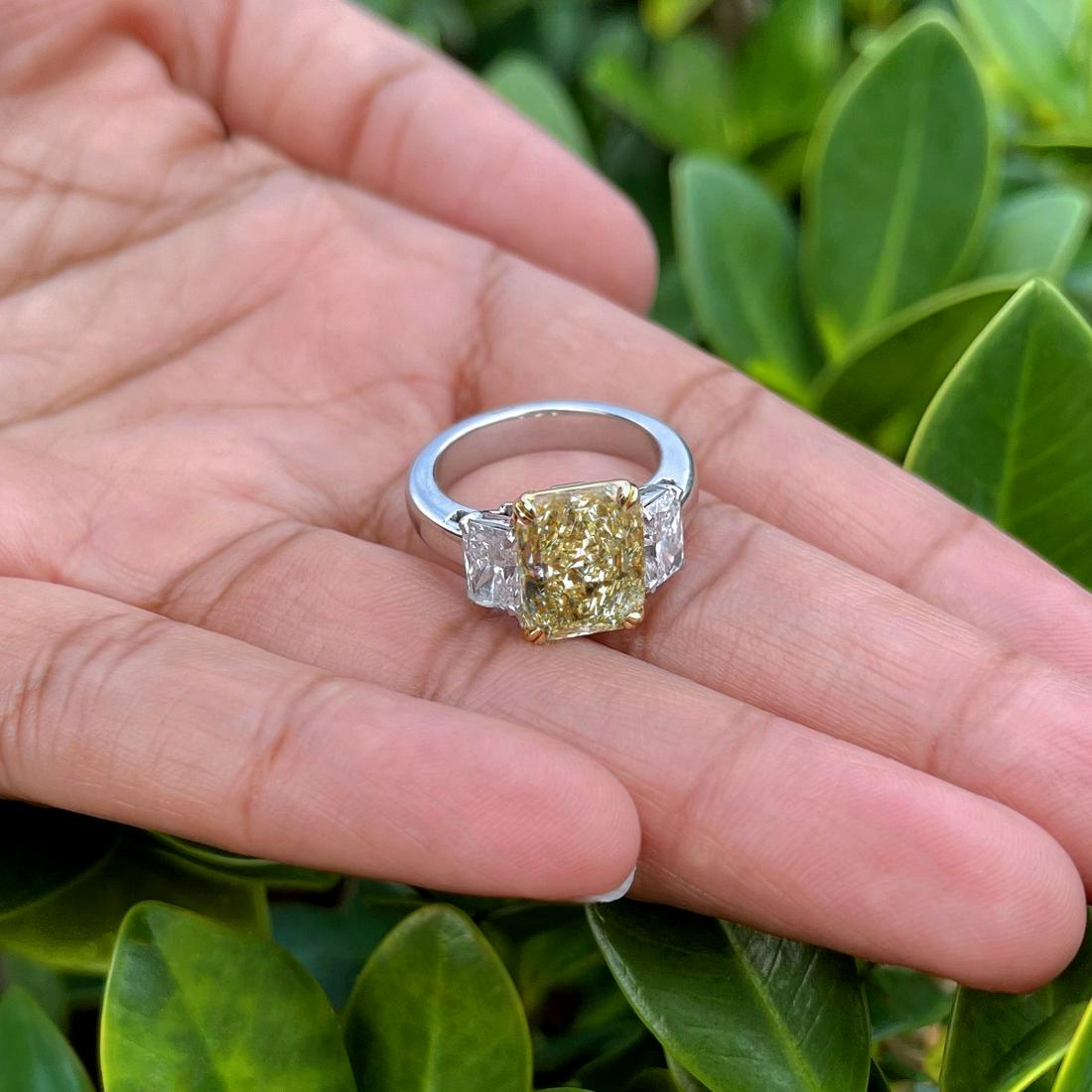 GIA 4.0ct Fancy Light Yellow Diamond Ring (1 of 3)