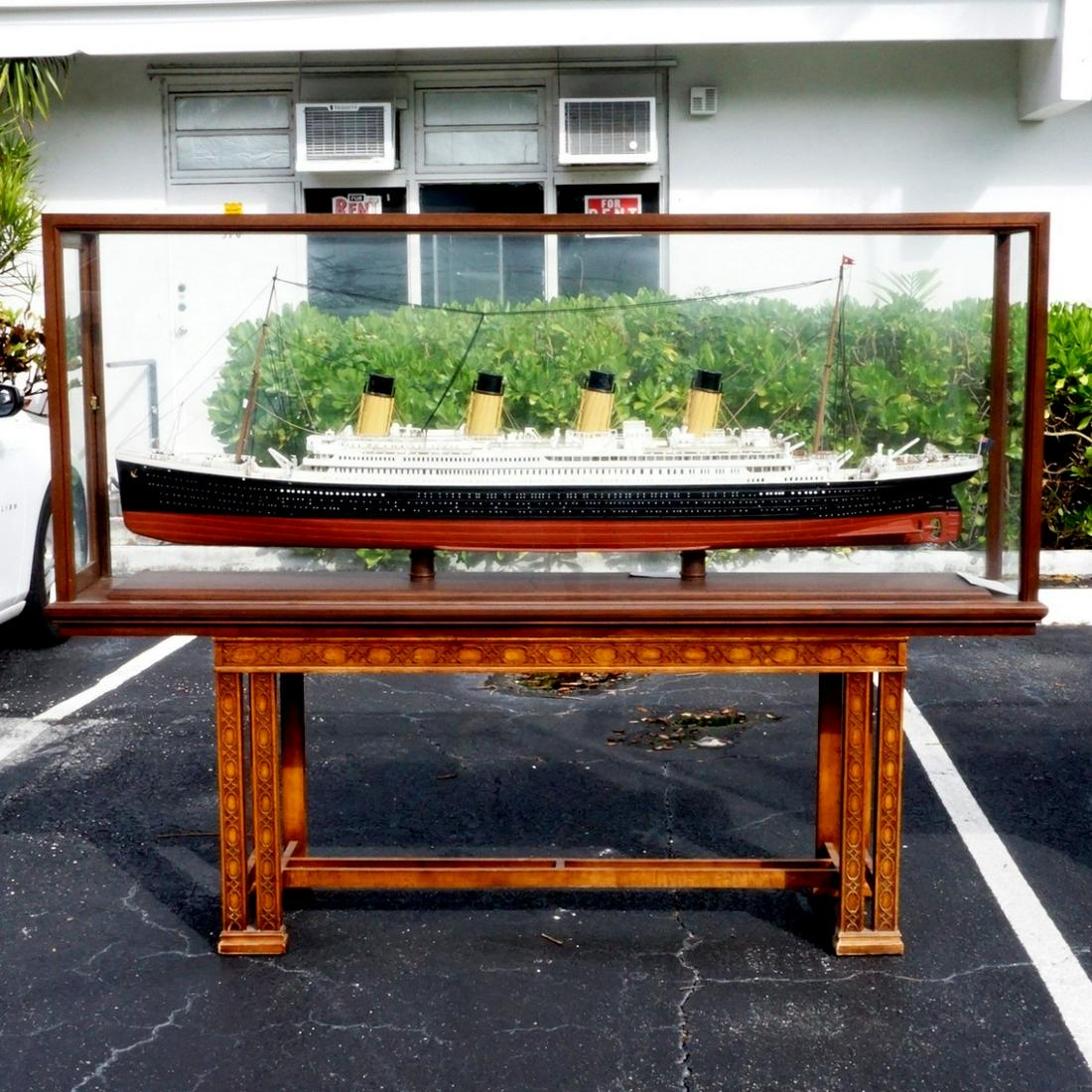 Titanic Ship Model (1 of 6)