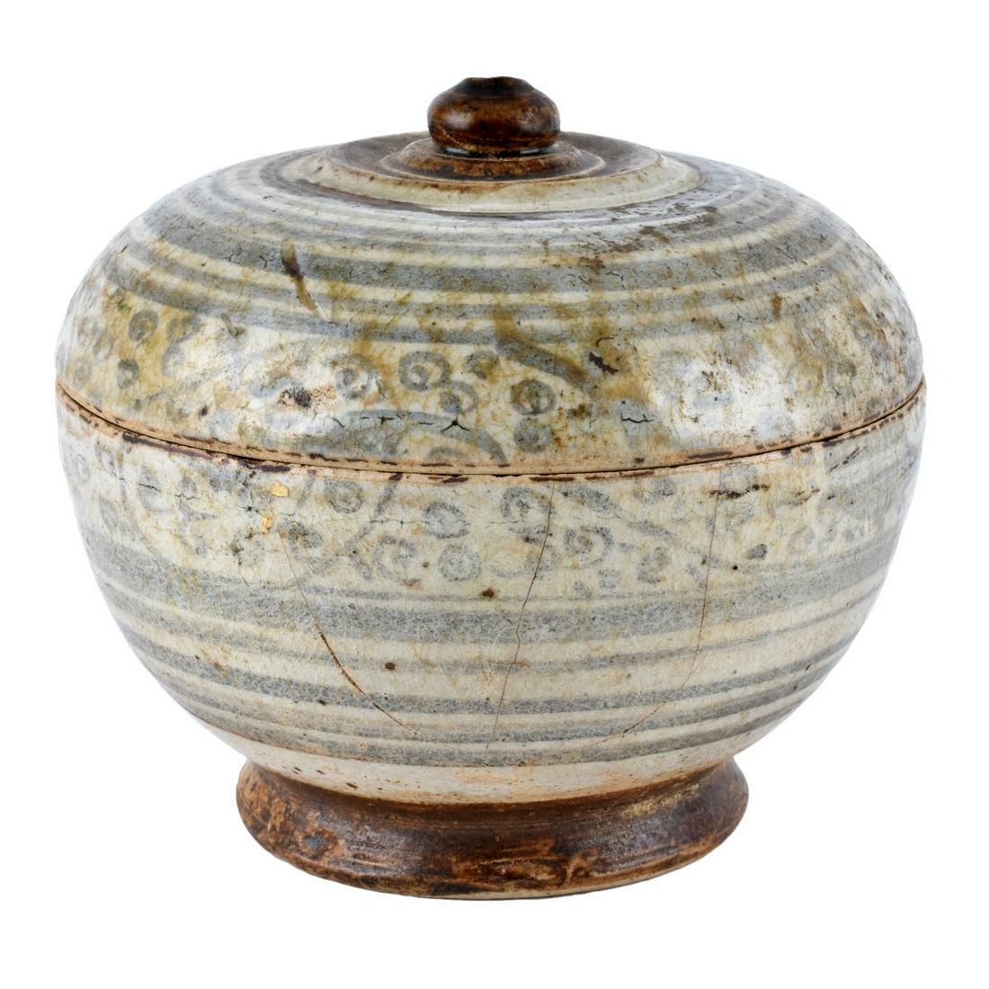 14/15th C. Thai Sawankhalok Covered Box (1 of 5)