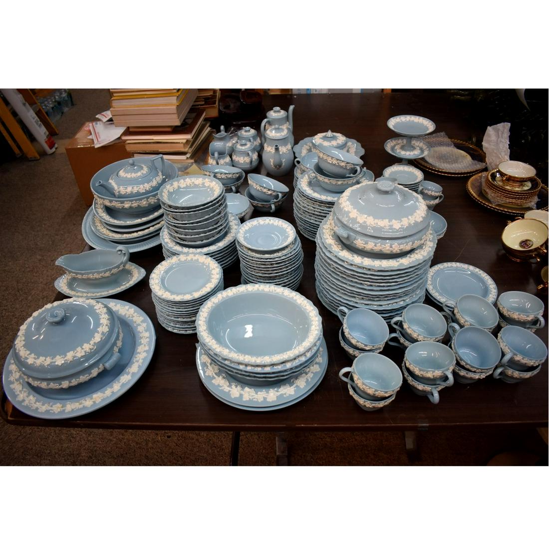 Wedgwood Dinner Service (1 of 5)