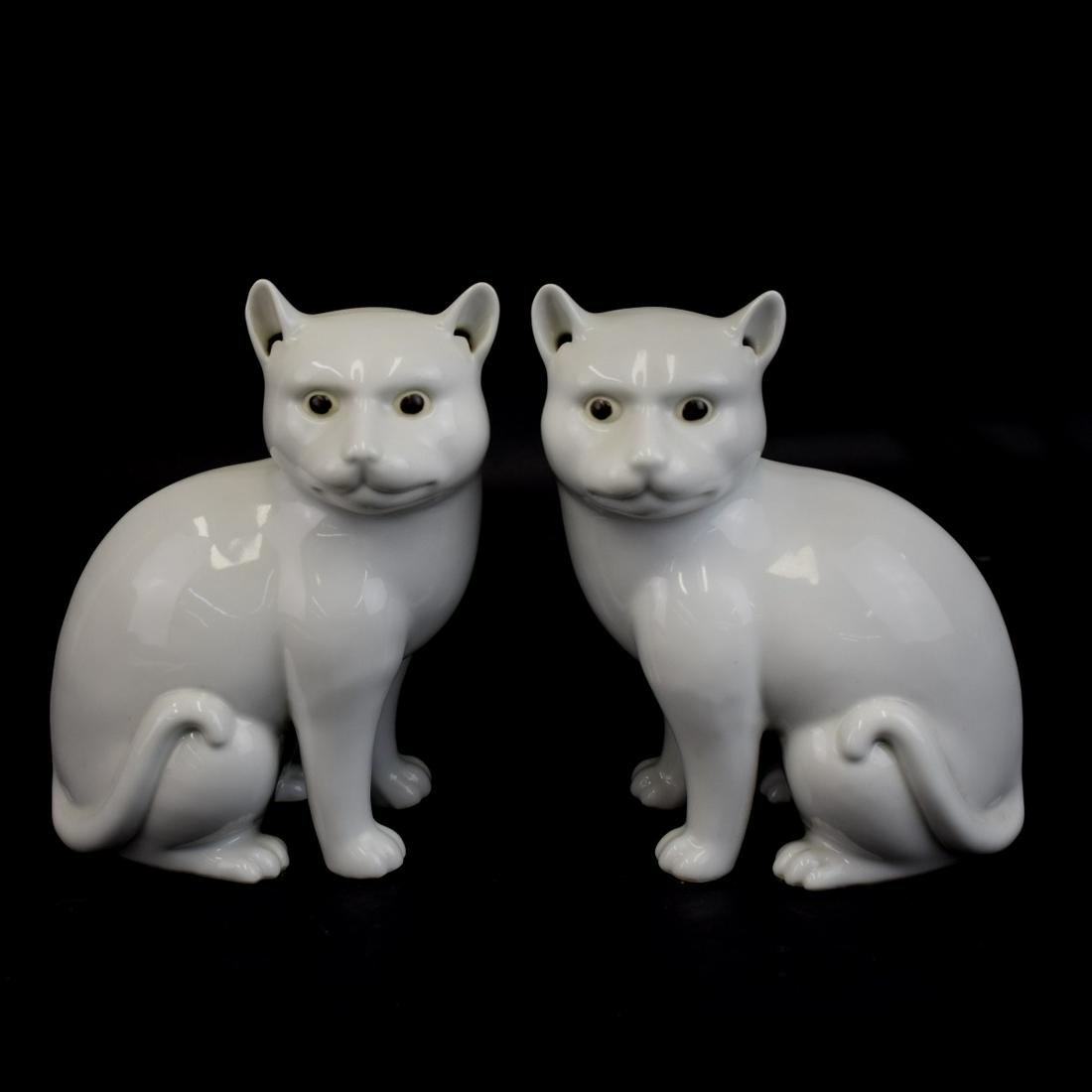 Pair of Chinese Figurines (1 of 5)