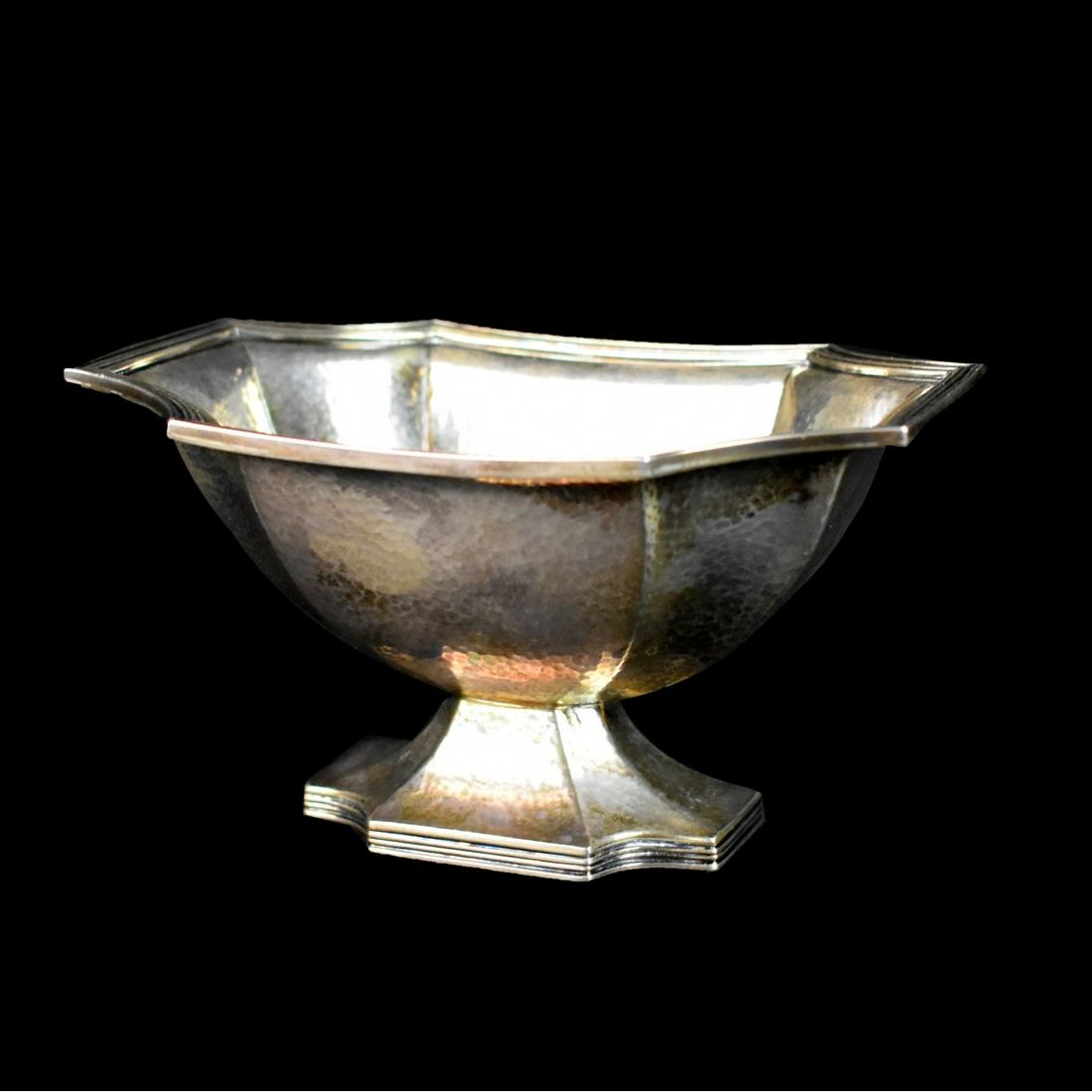 Buccellati Footed Bowl: Vintage Buccellati Sterling Silver Footed Bowl. Stamped. Buccelatti Italy Sterling. Measures 27/8" x 5-1/8" x 3-1/2". Approx weight: 5.89 troy ounces. Condition: Good condition. Estimate: $200.00 - $4